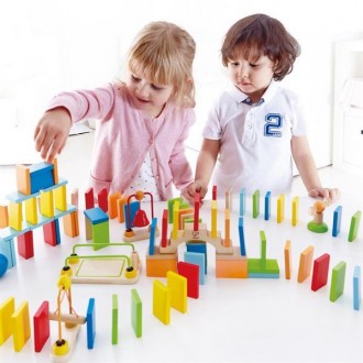 Цветное домино Hape Динамо — яркая игра для всей семьи. В наборе 107 элементов: . . фото 5