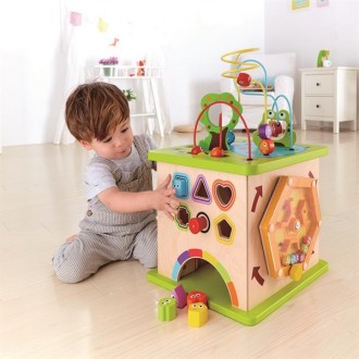 Бізікуб — різновид розвивальних іграшок, які захоплюють дитину на тривалий час.
. . фото 2