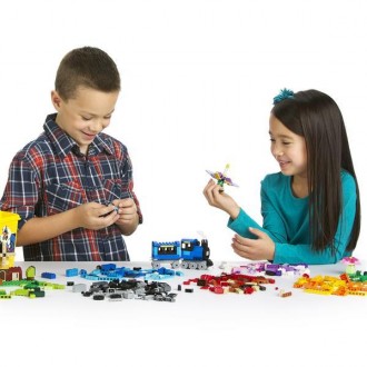 Тостер, поїзд, привид! Пориньте з головою в цей набір кубиків LEGO® Classic сере. . фото 2