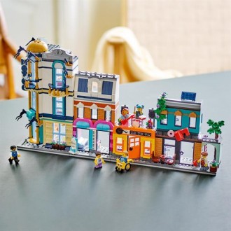 Шанувальники LEGO® Creator Центральна вулиця 3 в 1 від 9 років зможуть зануритис. . фото 5