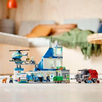 Ця триповерхова поліцейська дільниця LEGO® City (60316) повна надихаючі деталі, . . фото 8