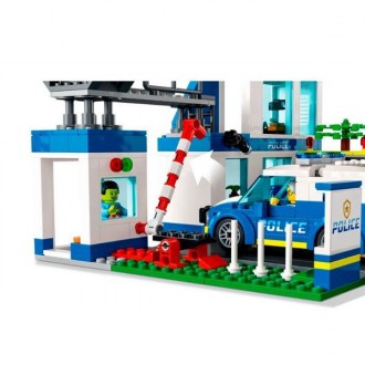 Ця триповерхова поліцейська дільниця LEGO® City (60316) повна надихаючі деталі, . . фото 4