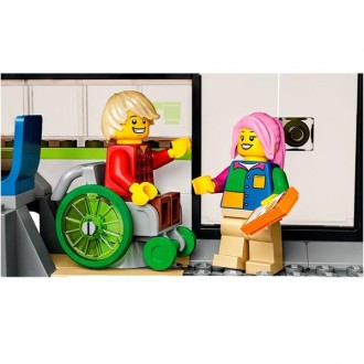 До набору LEGO® City «Пасажирський потяг-експрес» (60337) входить локомотив із д. . фото 8