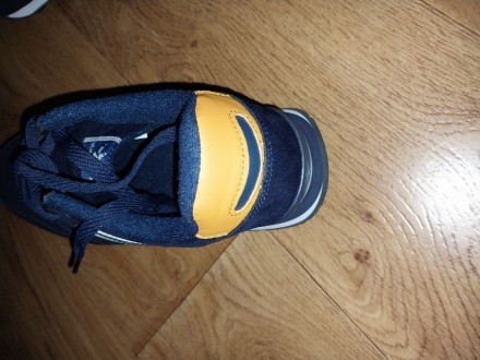 Продам нові кросівки 42 розміру, колір темно - синій.. . фото 5