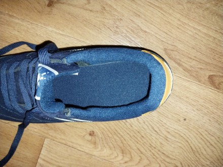 Продам нові кросівки 42 розміру, колір темно - синій.. . фото 4