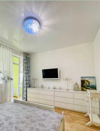 Продается просторная 2-комнатная квартира в новом элитном комплексе в Приморском. Приморский. фото 4