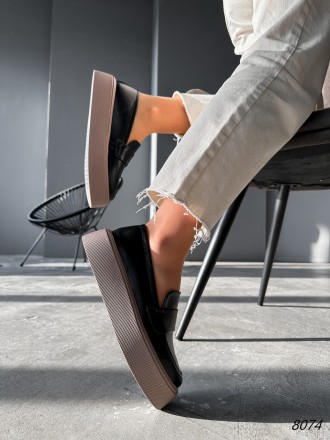 
Туфли лоферы женские Florri черные натуральная кожа 8074 размер 37
Материал: на. . фото 3