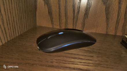 Bluetooth миша має оптимальну вагу та розміри.
Зручно лягає в руку, ультра. . фото 3