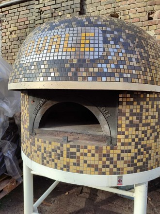 Итальянская печь для пиццы на дровах Stefano Ferrara M130 купольного типа, изгот. . фото 4