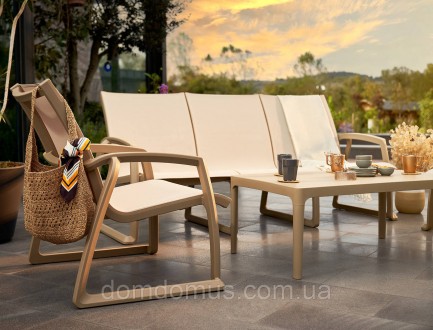  
Стол Sky Lounge Table имеет стальную конструкцию и покрыт чрезвычайно прочной . . фото 15