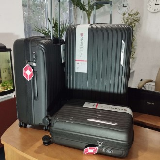 Надміцні і надлегкі поліпропіленові валізи Swissbrand Narberth мають продуманий . . фото 4