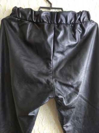Мякесенькі кожані теплі жіночі штани з розрізами по низу, р.М, One by One .
Кол. . фото 8