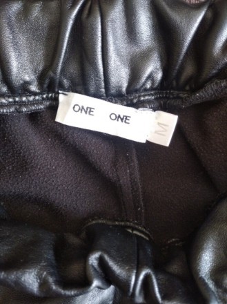 Мякесенькі кожані теплі жіночі штани з розрізами по низу, р.М, One by One .
Кол. . фото 5
