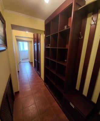 В продаже просторная и светлая 3-комнатная квартира в кирпичном доме на Дарницко. . фото 19