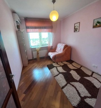 В продаже просторная и светлая 3-комнатная квартира в кирпичном доме на Дарницко. . фото 10