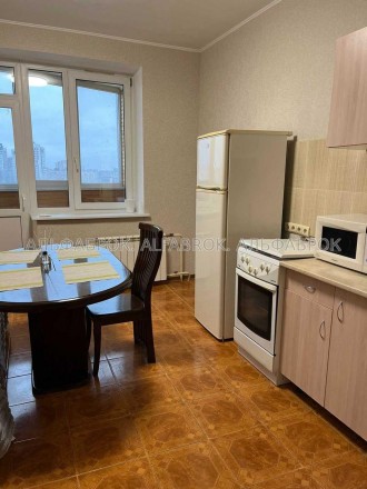 Продается 3-к квартира с качественным евроремонтом, по адресу: Киев, Дарницкий р. Осокорки. фото 7