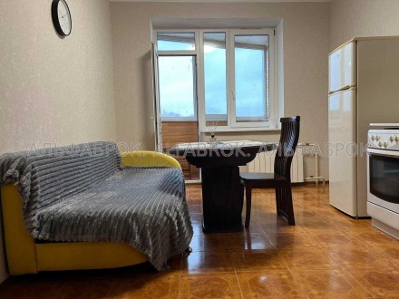 Продается 3-к квартира с качественным евроремонтом, по адресу: Киев, Дарницкий р. Осокорки. фото 4