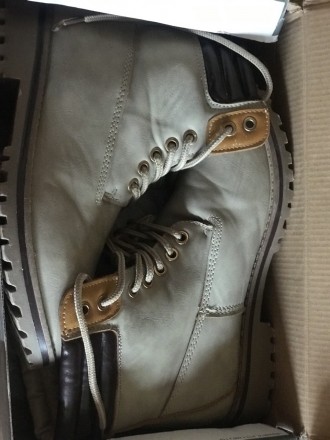 Классные, Dolce & Gabbana; 6-дюймовые ботинки серого цвета на шнуровке.
Цве. . фото 3