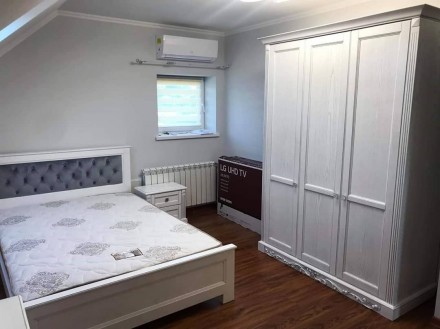 Пропонуємо білу 4х дверну шафу Артеміда в класичному стилі з дерева.

Ціна в о. . фото 7