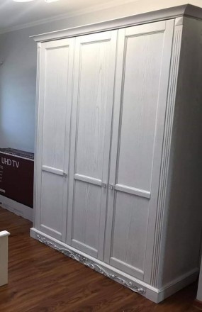 Пропонуємо білу 3х дверну шафу Артеміда в класичному стилі з дерева.

Ціна в о. . фото 3