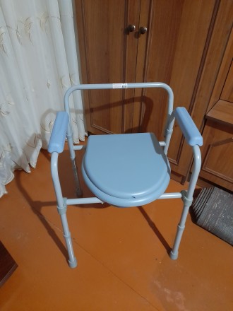 Кресло-туалет для пожилых людей или инвалидов, гарантия 1 год. Выдерживает нагру. . фото 4