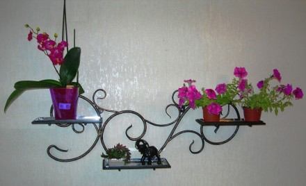 Стильна, компактна та зручна підставка (полиця) для кімнатних квітів. Габарит: ш. . фото 4