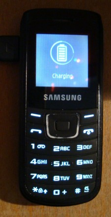 Кнопковий  Телефон Samsung GT-E1100 английский интерфейс, русского и пр. нет.

. . фото 10