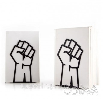 Книжные держатели в форме поднятого вверх кулака - символа солидарности и поддер. . фото 1