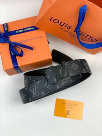 
 
 Ремнь Louis Vuitton с черной пряжкой LV initials из канвы серый Monogram . П. . фото 5