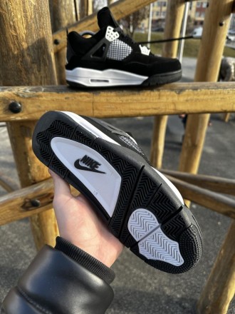 
 
 Кросівки Nike SB Air Jordan Retro 4 (black / white)
41 (26 см)	
42 (26.5 см). . фото 5