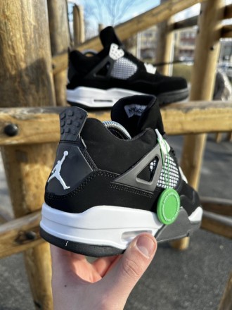 
 
 Кросівки Nike SB Air Jordan Retro 4 (black / white)
41 (26 см)	
42 (26.5 см). . фото 7