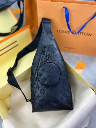 
 
 Нагрудная черная сумка Louis Vuitton Monogram. Производитель Китай . Материа. . фото 2