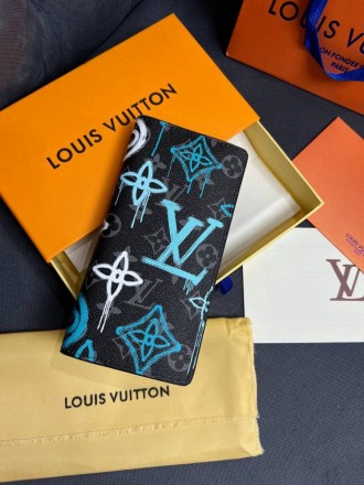 
 
 Бумажник Louis Vuitton Brazza в разцветке Graffiti 
Материал : канвас+кожа
Ц. . фото 9