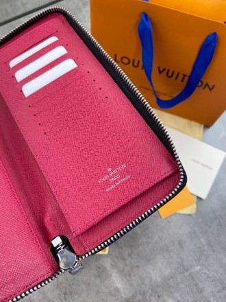 
 
 Бумажник Louis Vuittom Monogram
Цвет : красный
Материал : канвас+кожа
Произв. . фото 8