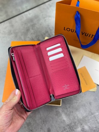
 
 Бумажник Louis Vuittom Monogram
Цвет : красный
Материал : канвас+кожа
Произв. . фото 9