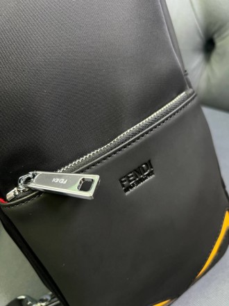 
 
 Нагрудная сумка-слинг Fendi черного цвета с желтыми логотипами 
Размер : 27*. . фото 8