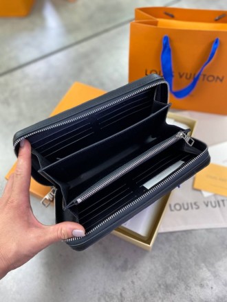 
 
 Бумажник Louis Vuitton big infini Lux
Материал : канвас+кожа
Цвет : черный
П. . фото 5