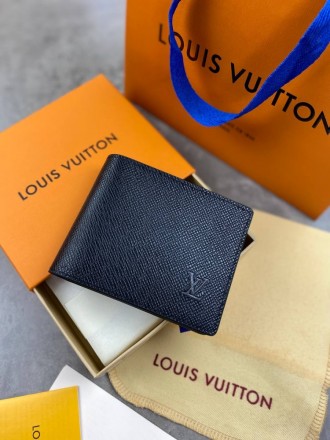 
 
 Бумажник Louis Vuitton taiga
Материал : канвас+кожа
Цвет : черный
Производит. . фото 8