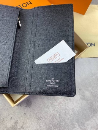 
 
 Бумажник Louis Vuitton Grey Monogram
Цвет : серый
Материал : канвас+кожа
Про. . фото 5