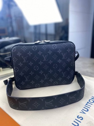 
 
 Нагрудная сумка Louis Vuitton Monogram
Цвет : серый
Размер : 26*19*9 см
Прои. . фото 4