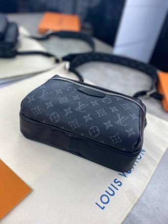 
 
 Нагрудная сумка Louis Vuitton Monogram
Цвет : серый
Размер : 26*19*9 см
Прои. . фото 6