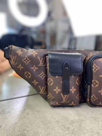 
 
 Поясная сумка Louis Vuitton Christopher 
Цвет : коричневый
Размер : 48*15*7 . . фото 10