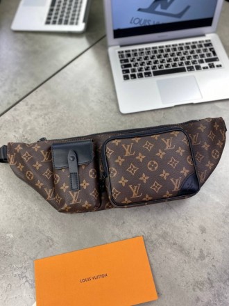 
 
 Поясная сумка Louis Vuitton Christopher 
Цвет : коричневый
Размер : 48*15*7 . . фото 3