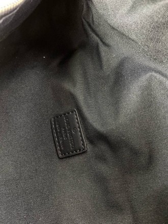
 
 Поясная сумка Louis Vuitton Discovery из канвы Damier Graphite 
Цвет : серый. . фото 6