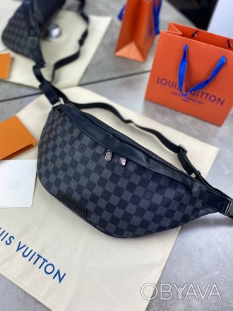 
 
 Поясная сумка Louis Vuitton Discovery из канвы Damier Graphite 
Цвет : серый. . фото 1