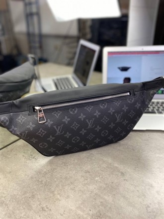 
 
 Поясная сумка Louis Vuitton grey monogram 
Цвет : черый
Размер : 44*10*2 см
. . фото 9