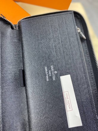 
 
 Бумажник Louis Vuitton 
Цвет : серый
Материал : канвас+кожа
Производитель : . . фото 8