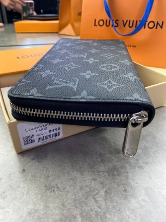 
 
 Бумажник Louis Vuitton 
Цвет : серый
Материал : канвас+кожа
Производитель : . . фото 5