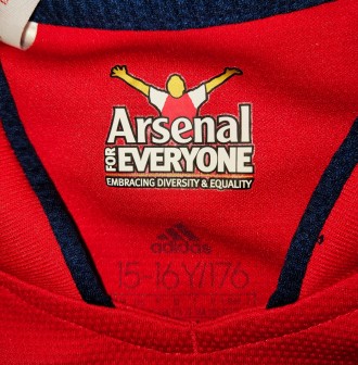 Футболка Adidas FC Arsenal London, размер-S, длина-68 см, под мышками-49см, в хо. . фото 7