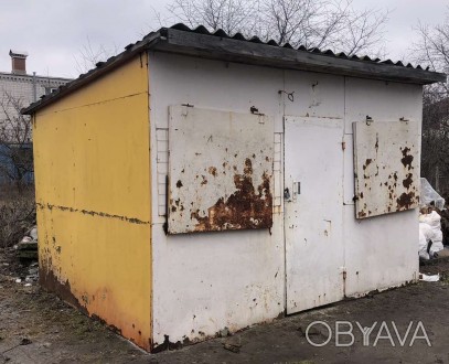 Продам колишній ларьок 
Ширина -305 см 
Довжина-397 см
Висота -273 см 

Вик. Борисполь. фото 1